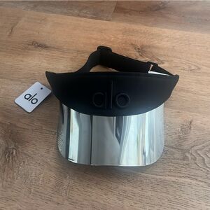 ALO Yoga Black and Silver Airlift Solar Visor